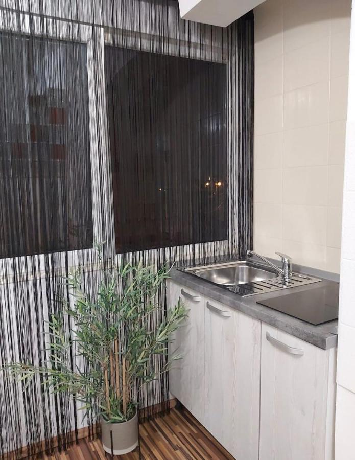 Talina Apartament Орадя Екстер'єр фото